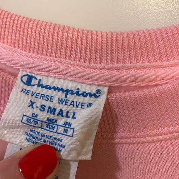 Champion Cropped Crewneck - Picture 5 of 5